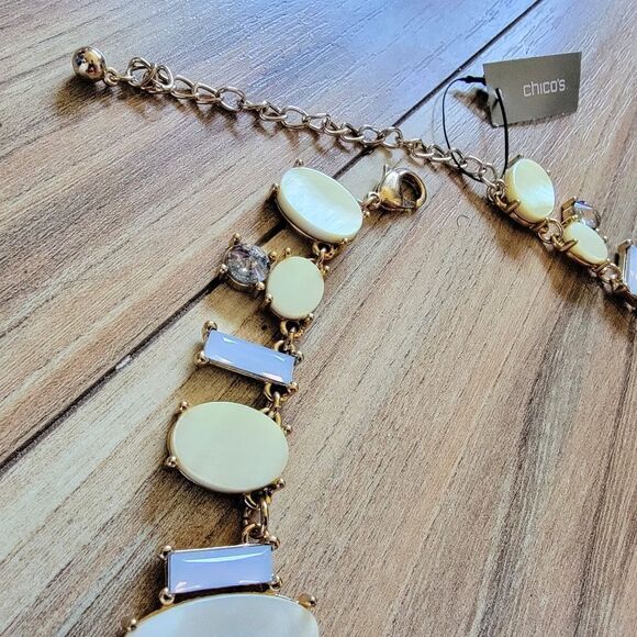 🆕️ Chicos Pria Shell & Dimulated Gemstone Crystal Bib Necklace - Picture 7 of 11